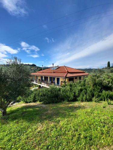 Koroni Kamares Valley Farm Amidst Olive Groves in Agios Georgios Koroni Kamares Valley Farm Amidst Olive Groves in Agios Georgios