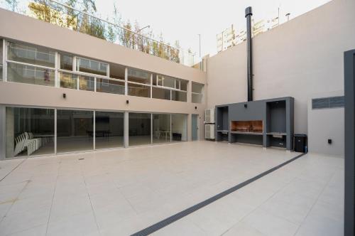 Nuevo Edificio Súper Moderno