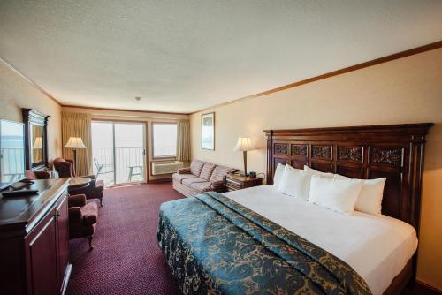 Hamilton Inn Select Beachfront in Mackinaw City Center Hamilton Inn Select Beachfront in Mackinaw City Center