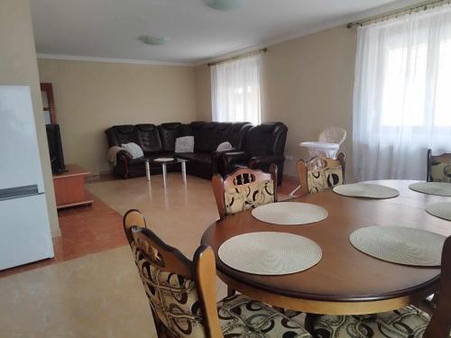 BeNo Apartman in Kőröshegy BeNo Apartman in Kőröshegy