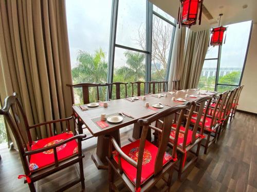 レストラン, セントラル ホテル タインホア (Central Hotel Thanh Hoa) in タンホア / サムソン ビーチ レストラン, セントラル ホテル タインホア (Central Hotel Thanh Hoa) in タンホア / サムソン ビーチ