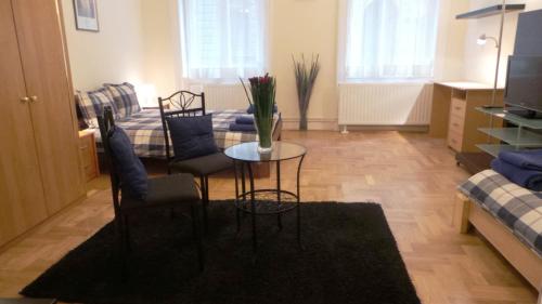 This photo about O utca shared on HyHotel.com