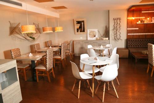 Banquet hall, Hotel GH Guaparo Suites Valencia near Arturo Michelena International Airport Banquet hall, Hotel GH Guaparo Suites Valencia near Arturo Michelena International Airport