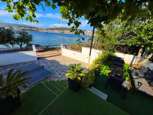Kert, Beach Holiday home with private jacuzzi & parking in Okrug Gornji Kert, Beach Holiday home with private jacuzzi & parking in Okrug Gornji