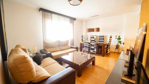 Apartamento Alhambra a 8 minutos Granada, con Parking y Piscina in Alhendin Apartamento Alhambra a 8 minutos Granada, con Parking y Piscina in Alhendin