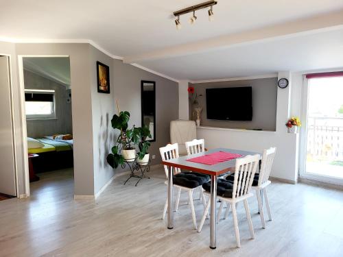 Közös társalgó / TV, Dom na Błękitnej (Dom na Blekitnej) in Karwienskie Bloto Drugie Közös társalgó / TV, Dom na Błękitnej (Dom na Blekitnej) in Karwienskie Bloto Drugie