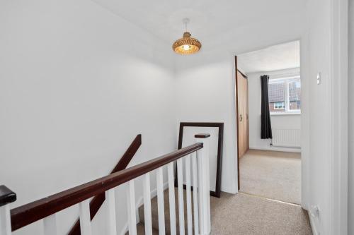 Luxurious 2-Bedroom Haven in Vibrant Robinhood: Ideal for Business or Leisure Stay in 老貝斯福德 Luxurious 2-Bedroom Haven in Vibrant Robinhood: Ideal for Business or Leisure Stay in 老貝斯福德