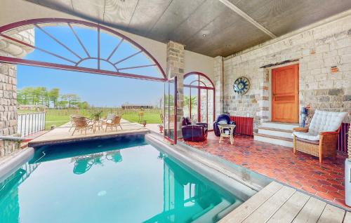 Swimming pool, Beautiful Apartment in Sassetot-le-Mauconduit Swimming pool, Beautiful Apartment in Sassetot-le-Mauconduit