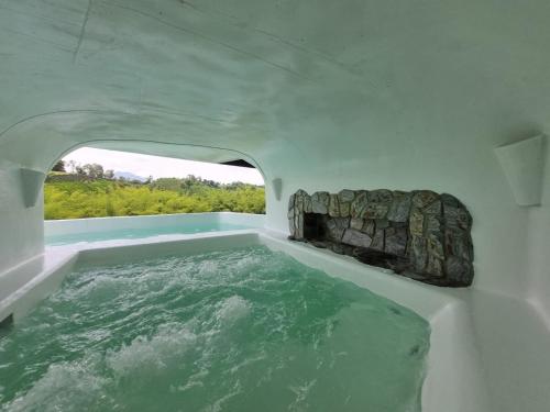 Surrounding environment, Maranatha. Grotto & Boutique+Hydrotherapy in Oriente Surrounding environment, Maranatha. Grotto & Boutique+Hydrotherapy in Oriente