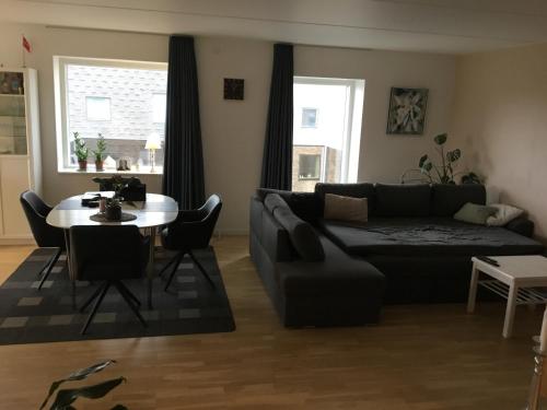 Stor lejlighed tæt pa Arhus C. Stor tagterrasse in Aabyhoj Stor lejlighed tæt pa Arhus C. Stor tagterrasse in Aabyhoj