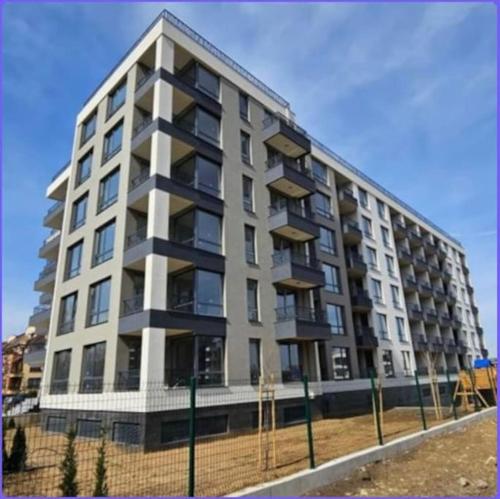 Italian Style: 3-Room Apartment Gem