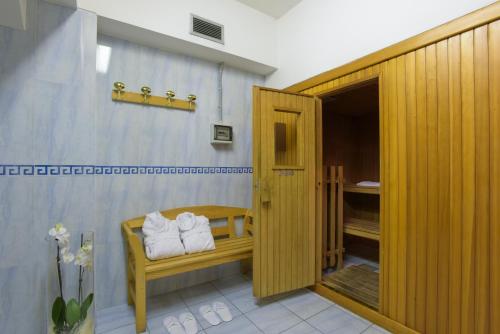 Facilities, Grand Hotel Tiberio near Embassy of the Philippines Facilities, Grand Hotel Tiberio near Embassy of the Philippines