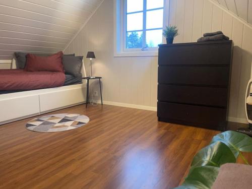 Sentrumsnært studio ved Bugården (Sentrumsnært studio ved Bugarden) in Sandefjorda Sentrumsnært studio ved Bugården (Sentrumsnært studio ved Bugarden) in Sandefjorda