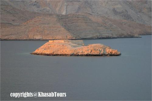 Cerca de lugares turísticos, Overnight Dhow - 1 Night 2 Days in Khasab Cerca de lugares turísticos, Overnight Dhow - 1 Night 2 Days in Khasab