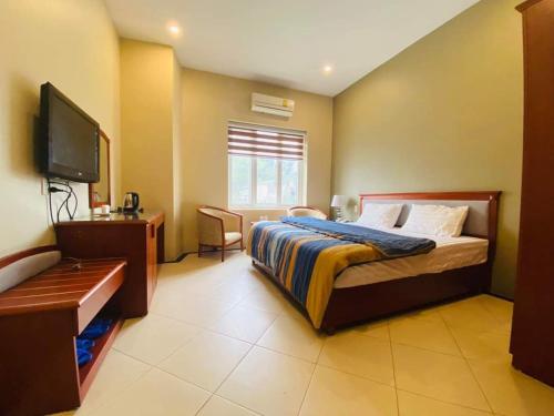 Nam Phong Hotel & Coffee in Van Don Nam Phong Hotel & Coffee in Van Don
