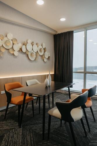 Clarion Lakeside Inn & Conference Centre in קנורה(או אן) Clarion Lakeside Inn & Conference Centre in קנורה(או אן)