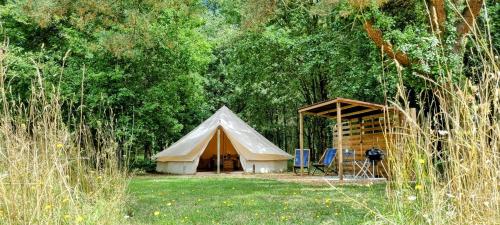 Kert, Luxury Bell Tent at Camping La Fortinerie in Chenehutte-Treves-Cunault Kert, Luxury Bell Tent at Camping La Fortinerie in Chenehutte-Treves-Cunault