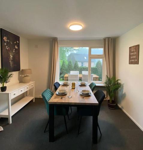 Instalaciones, Morning Glory, Huisje vogelzang in Beekbergen Instalaciones, Morning Glory, Huisje vogelzang in Beekbergen