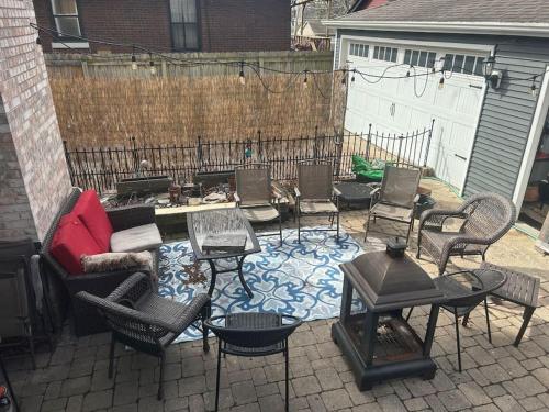 Private Studio Apartment-Pet Friendly in Downers Grove Private Studio Apartment-Pet Friendly in Downers Grove