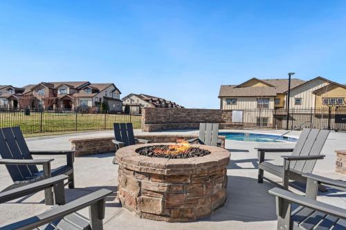 Serene Retreat with Hot Tub, Sauna, Pool & Gym in Windsor (CO) Serene Retreat with Hot Tub, Sauna, Pool & Gym in Windsor (CO)