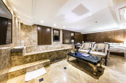 호텔 컬리넌 왕십리 (Hotel Cullinan Wangsimni) near 한양대학교 호텔 컬리넌 왕십리 (Hotel Cullinan Wangsimni) near 한양대학교