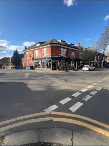 Apartment In Didsbury On Burton road