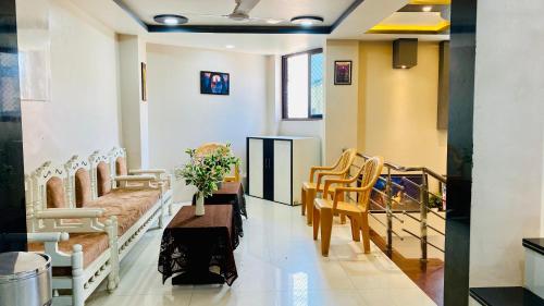 館内設備, Hotel Gurukripa Inn in オムケアシュワー 館内設備, Hotel Gurukripa Inn in オムケアシュワー