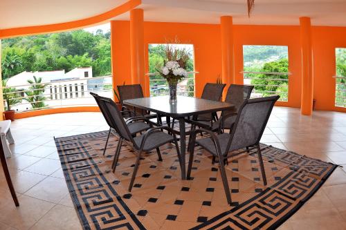 Balcony/terrace, The Nook at Pax Vale in Cascade Balcony/terrace, The Nook at Pax Vale in Cascade