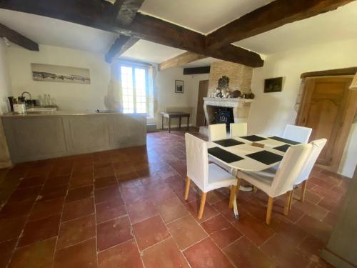 Kitchen, Location gites chateau Couronneau in La Roquille Kitchen, Location gites chateau Couronneau in La Roquille