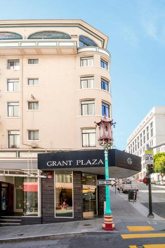 Grant Plaza Hotel - image 2