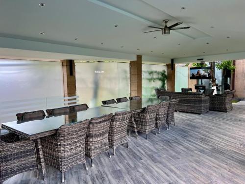 Banketzaal, Luxury villa with Pool and Jacuzzi in Avan Banketzaal, Luxury villa with Pool and Jacuzzi in Avan