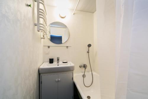 This photo about Lux Apartment Oktyabrskoe Pole shared on HyHotel.com