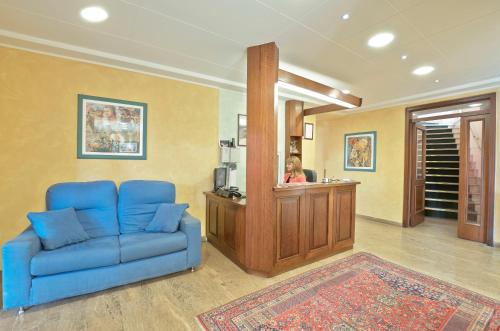 Vestíbulo, Hotel Valentini Inn in Foligno Vestíbulo, Hotel Valentini Inn in Foligno