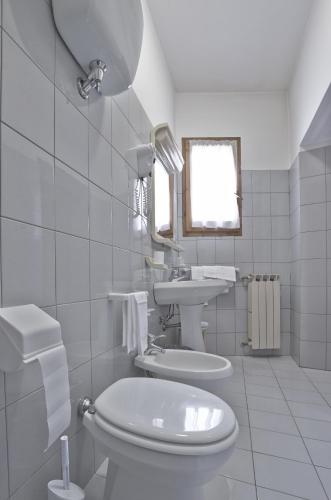 Kamar Mandi, Hotel Valentini Inn in Foligno Kamar Mandi, Hotel Valentini Inn in Foligno