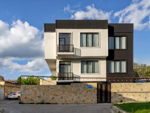 Niabi Apartments with Cinema and Billiards