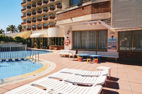 游泳池, H頂級皇家太陽酒店 (Hotel H TOP Royal Sun) in 聖蘇薩納 游泳池, H頂級皇家太陽酒店 (Hotel H TOP Royal Sun) in 聖蘇薩納