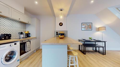 Cohost Partners Modern 2BR Duplex Fast WiFi near Roath Park Cohost Partners Modern 2BR Duplex Fast WiFi near Roath Park