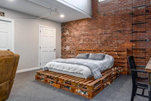 Unique and Charming Downtown Apt