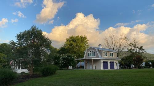 La Soledad Lavender Farm and Guesthouse in Harpers Ferry (WV) La Soledad Lavender Farm and Guesthouse in Harpers Ferry (WV)