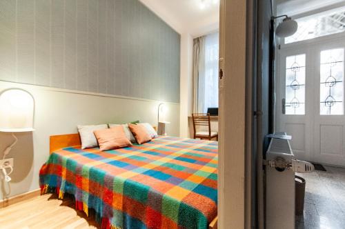 Spacious family suite along river side, in the heart of Buda