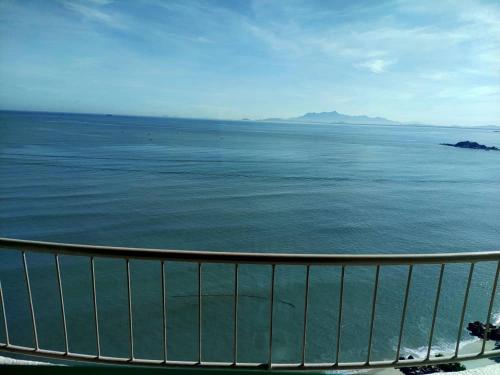 To bedroom apartment sea