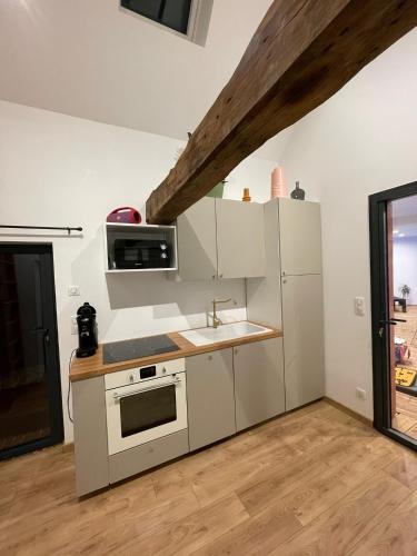 Kitchen, A l oree du bois piscine interieure privee sans vis a vis in Sainte-Beuve-en-Riviere Kitchen, A l oree du bois piscine interieure privee sans vis a vis in Sainte-Beuve-en-Riviere