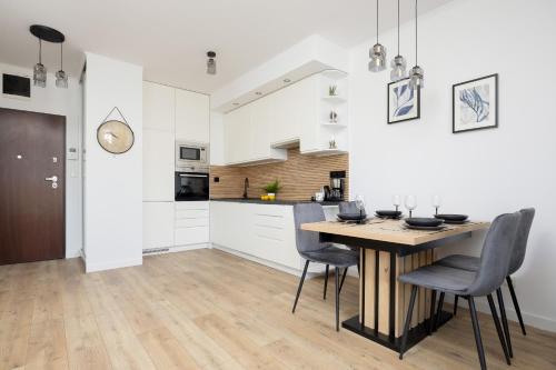 Nowoczesny Apartament z Parkingiem Warszawa Mokotów by Noclegi Renters