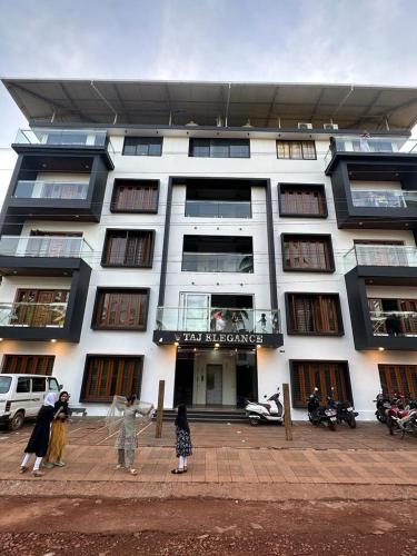 TAJ ELEGANCE Luxury Service Apartment in Devinagar TAJ ELEGANCE Luxury Service Apartment in Devinagar