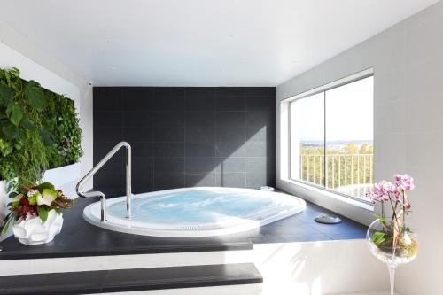 جاكوزي, Nemea Appart Hotel Toulouse Gare Matabiau in تولوز جاكوزي, Nemea Appart Hotel Toulouse Gare Matabiau in تولوز