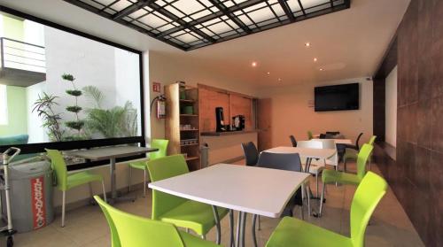 Exterior view, Hotel Brisas Express in Los Alcanfores Exterior view, Hotel Brisas Express in Los Alcanfores