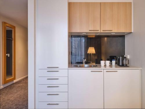 virtuvė, Adina Apartment Hotel Copenhagen in Osterbro virtuvė, Adina Apartment Hotel Copenhagen in Osterbro