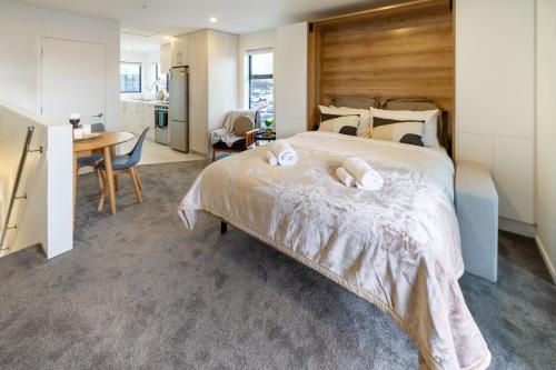 Luxurious Studio Prime location City Centre