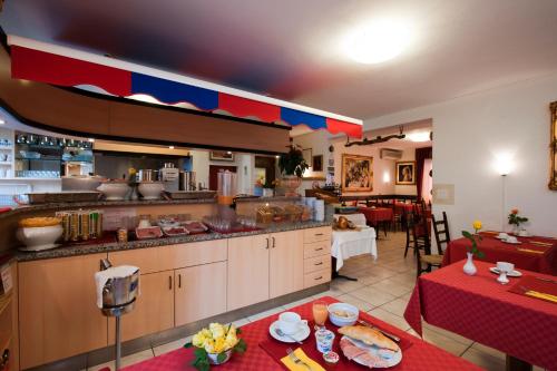 Ресторан, Hotel Dischma-NEW in Лугано Ресторан, Hotel Dischma-NEW in Лугано