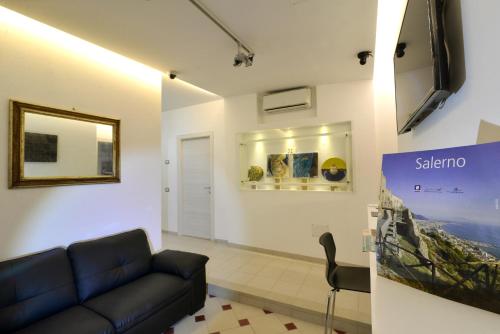 ห้องส่วนกลางสำหรับนั่งเล่น/ดูทีวี, ซาแลร์โน บีแอนด์บี ซานติ แอนด์ ซาราเชนี-ใหม่ (Salerno B&B Santi e Saraceni-NEW) in ซาแลร์โน ห้องส่วนกลางสำหรับนั่งเล่น/ดูทีวี, ซาแลร์โน บีแอนด์บี ซานติ แอนด์ ซาราเชนี-ใหม่ (Salerno B&B Santi e Saraceni-NEW) in ซาแลร์โน